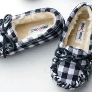 Minnetonka Cassie Black and White Checkered Slippers